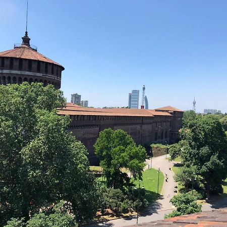 Breathtaking Castle View Youhosty - Quintino Sella Milan Bagian luar foto