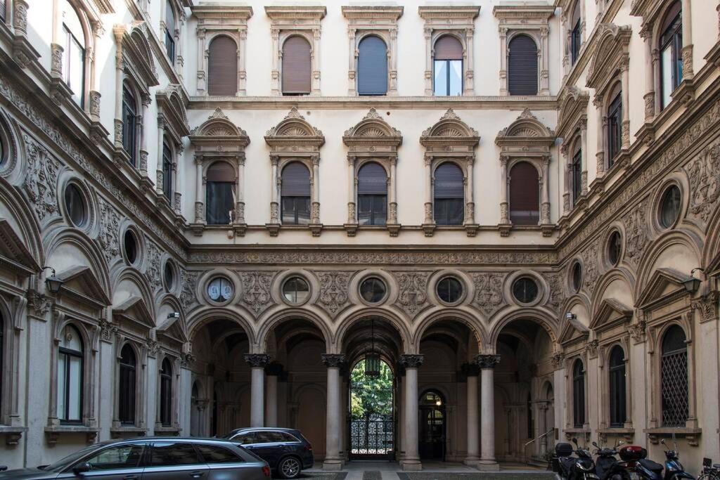 Breathtaking Castle View Youhosty - Quintino Sella Milan Bagian luar foto