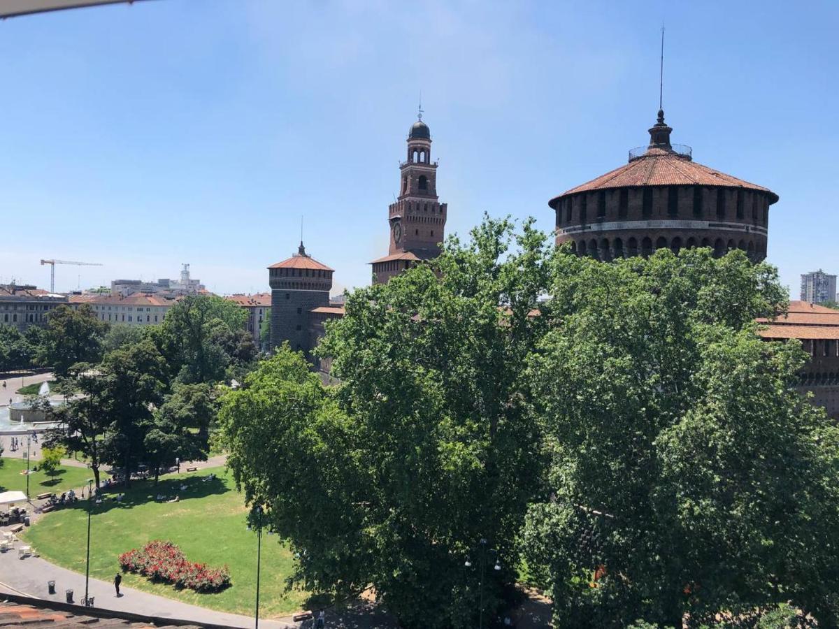 Breathtaking Castle View Youhosty - Quintino Sella Milan Bagian luar foto